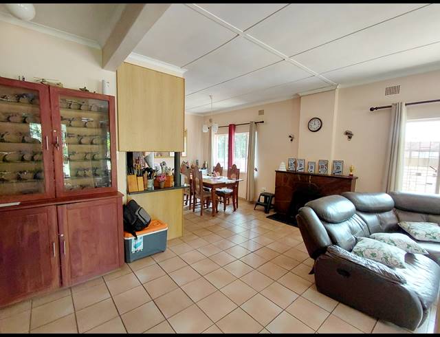 3 BEDROOM FREESTANDING FOR SALE IN MOREGLOED